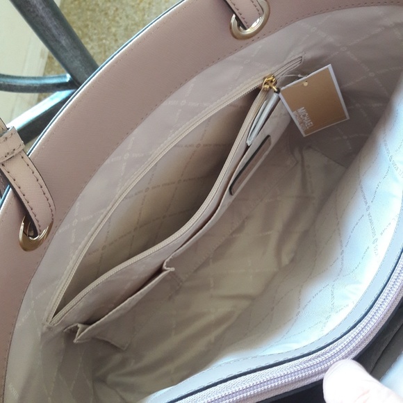 NWT MICHAEL KORS LEATHER WALSH TOTE SHOULDER BAG - Picture 5 of 8